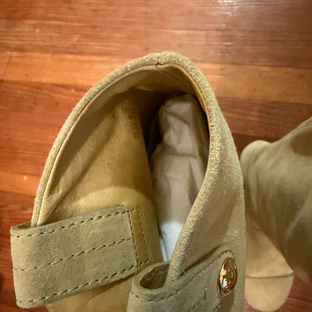 Authentic Louis Vuitton Tan Monogram Knee-High Boots size 39 - Picture 6 of 8